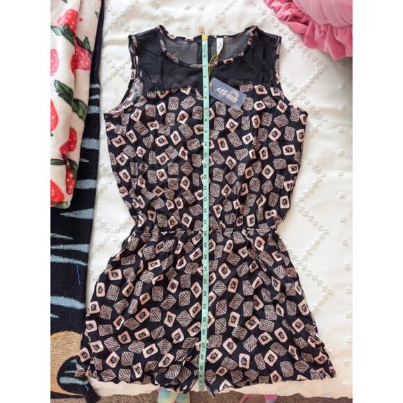 NWOT ACE Fashion Abstract Print Sleeveless Mesh Romper Women's Size SM - Picture 1 of 9